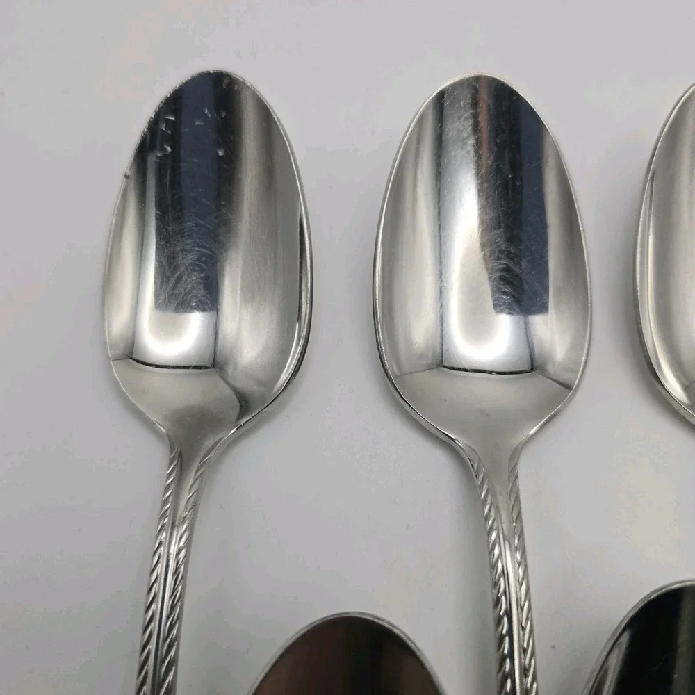 Oneida Belmont Lyons Stainless Oval Soup Spoons Set of 8‎ Glossy 7 1/8